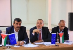ورشة عمل الشباب في العقبة. 